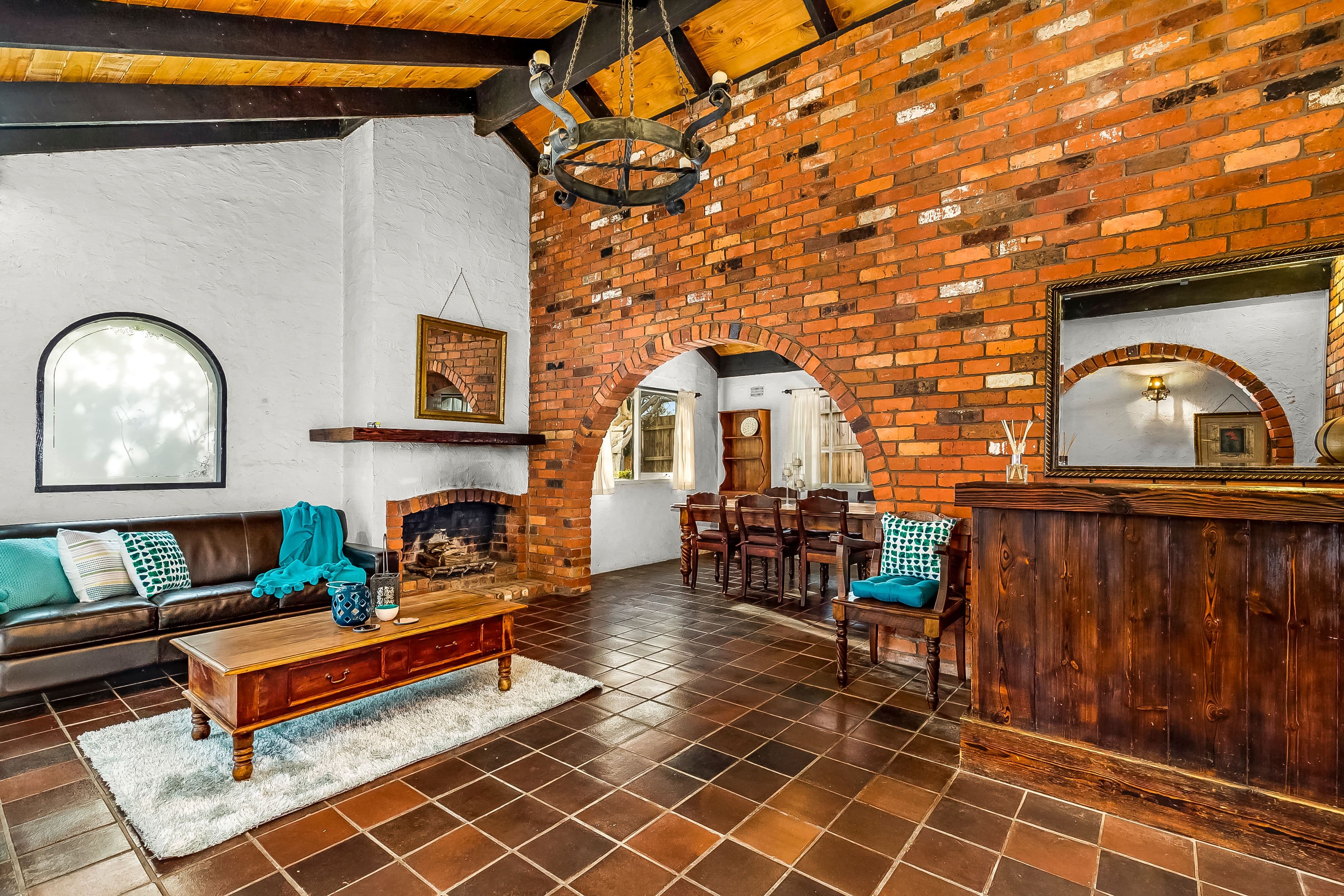 31 Earlwood Drive, Wheelers Hill VIC 3150, Wheelers Hill - Thumbnail 3