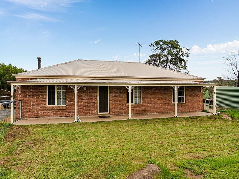 22-24 Garnet Road, KANMANTOO SA 5252, Kanmantoo - Image 1