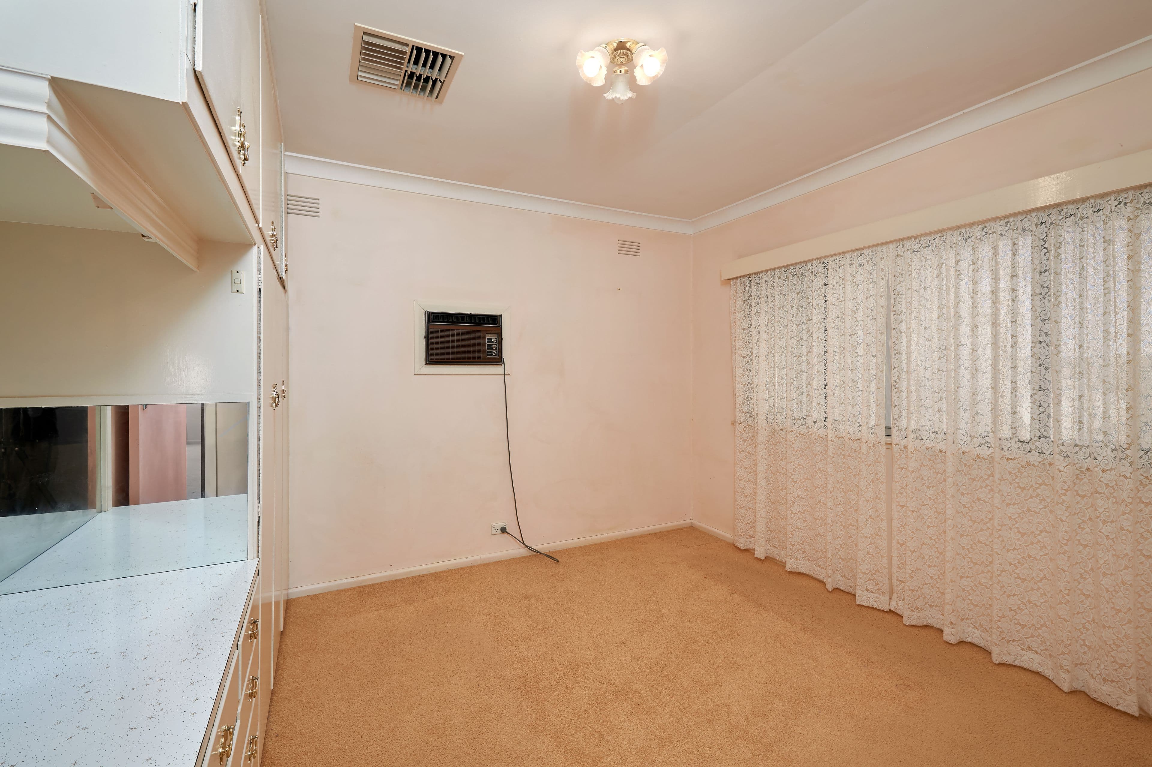 64 Commins Street, Junee - Thumbnail 5
