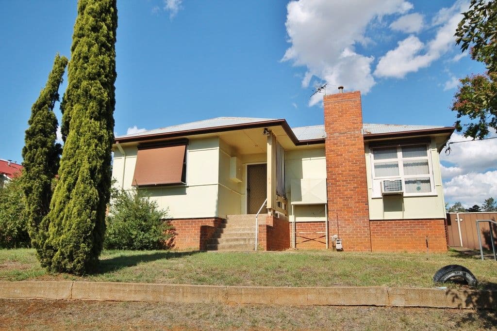 43 Blackett Avenue, Young NSW 2594, Young - Thumbnail 2