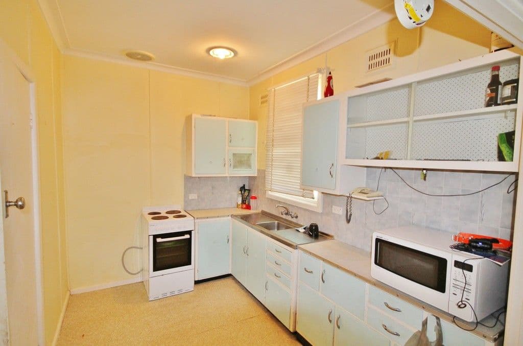 43 Blackett Avenue, Young NSW 2594, Young - Thumbnail 5