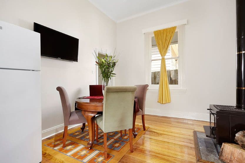 123 Rossmoyne Street, THORNBURY VIC 3071, Thornbury - Thumbnail 2