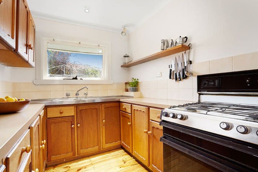 123 Rossmoyne Street, THORNBURY VIC 3071, Thornbury - Thumbnail 4