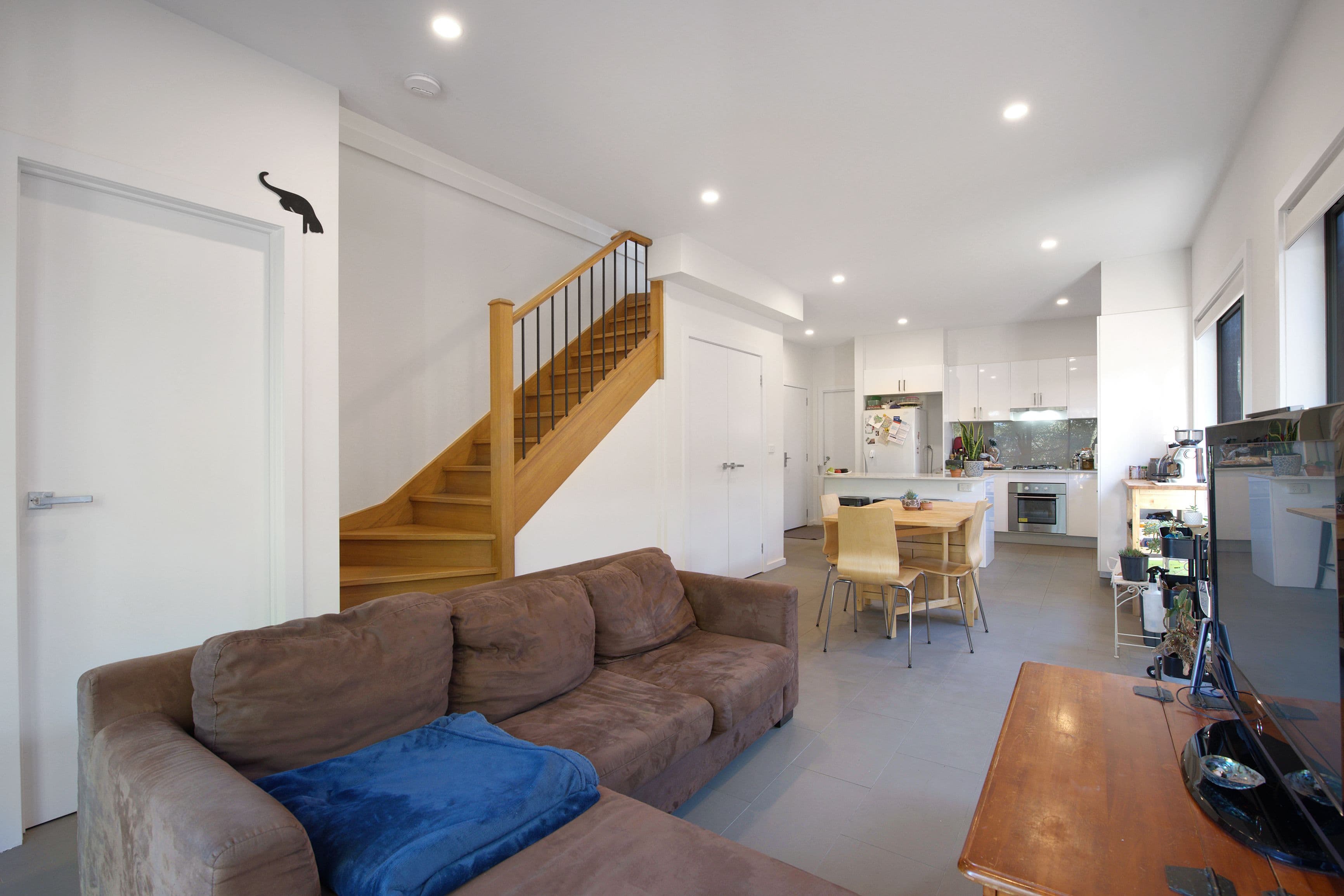 12 Lane Crescent, Reservoir VIC 3073, Reservoir - Thumbnail 2