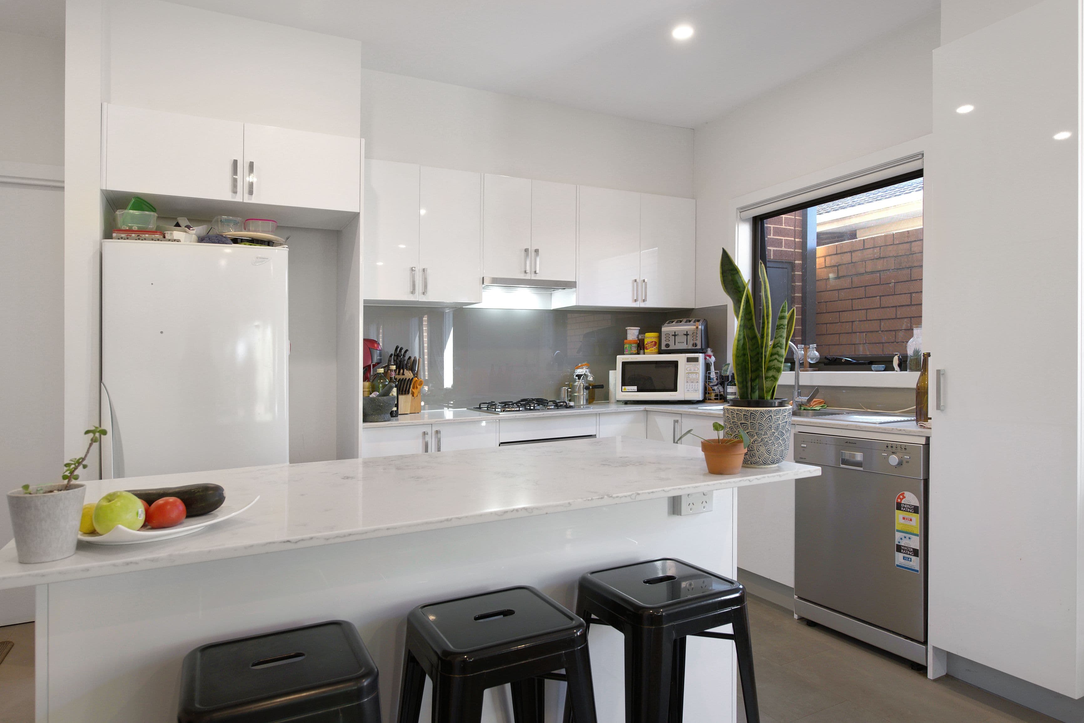 12 Lane Crescent, Reservoir VIC 3073, Reservoir - Thumbnail 3
