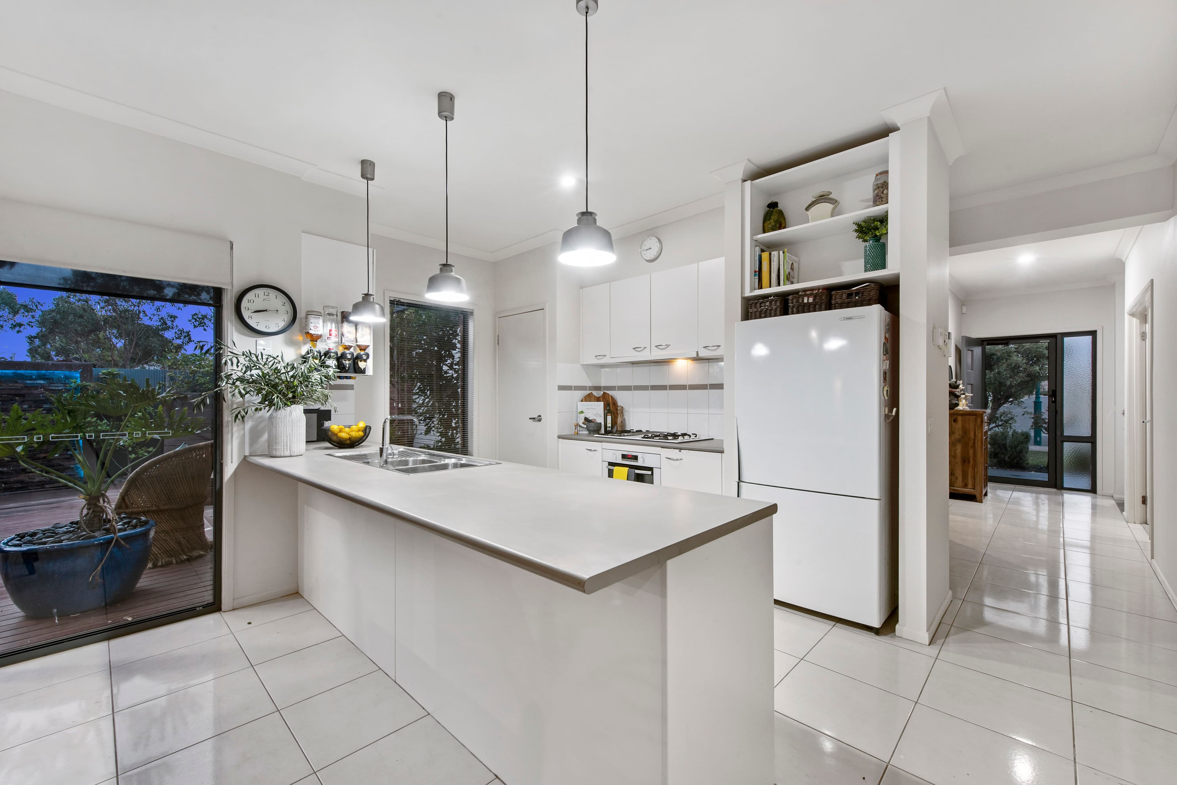 8 Garnet Way, Taylors Hill VIC 3037, Taylors Hill - Thumbnail 3