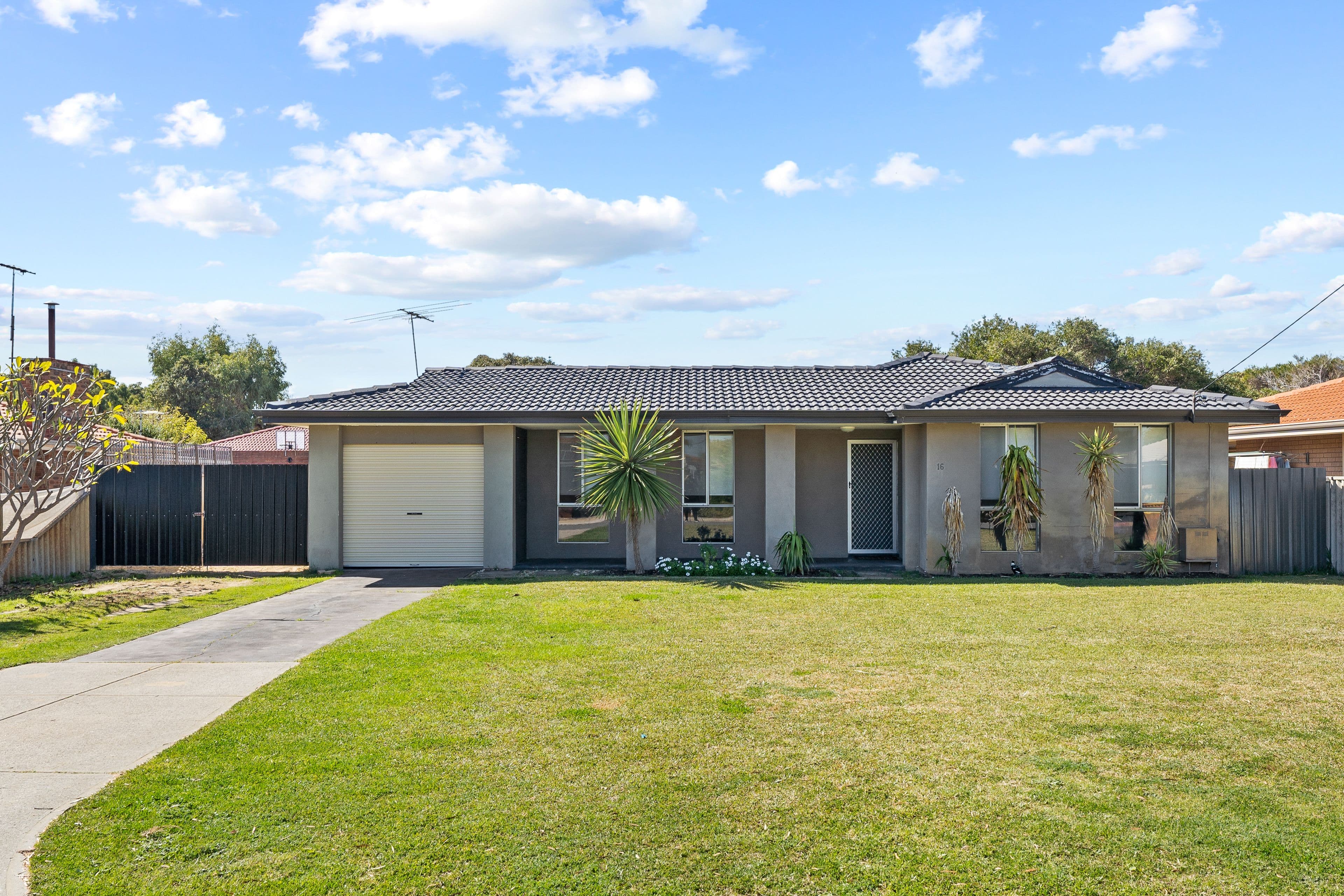 16 Joseph Road, Safety Bay WA 6169, Safety Bay - Image 1