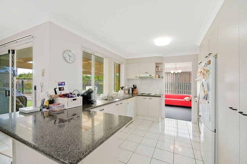 20 Whipbird Court, BURLEIGH WATERS QLD 4220, Burleigh Waters - Thumbnail 2
