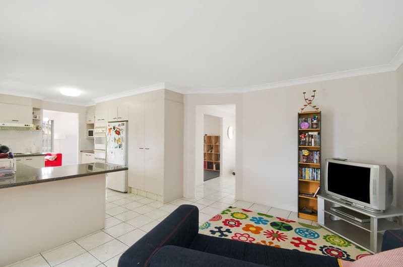 20 Whipbird Court, BURLEIGH WATERS QLD 4220, Burleigh Waters - Thumbnail 4
