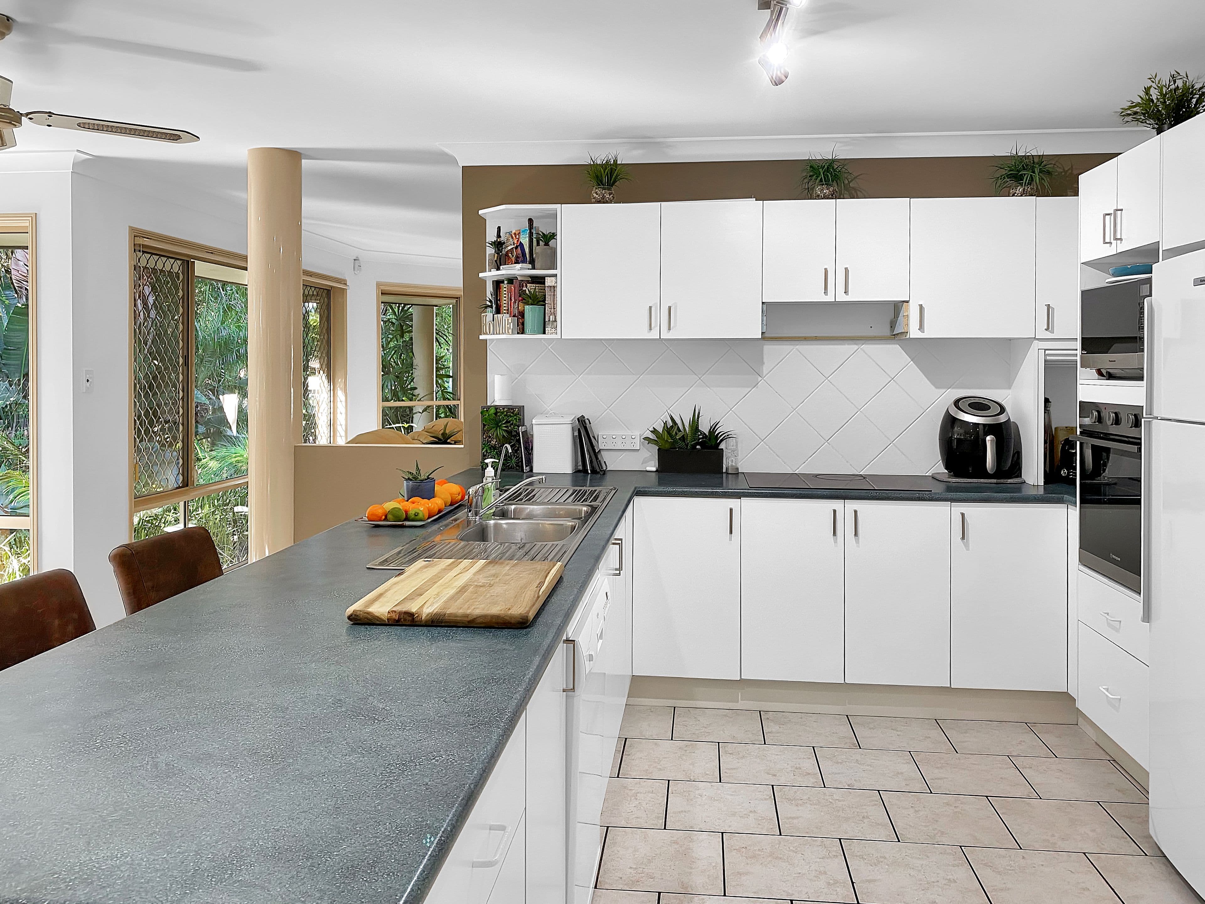 1 Lakewood Court, Helensvale QLD 4212, Helensvale - Thumbnail 2