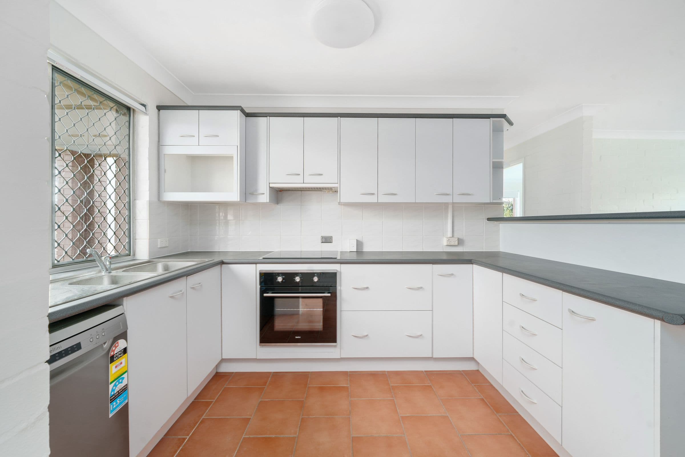 30 Josephine Street, Redcliffe QLD 4020, Redcliffe - Thumbnail 4