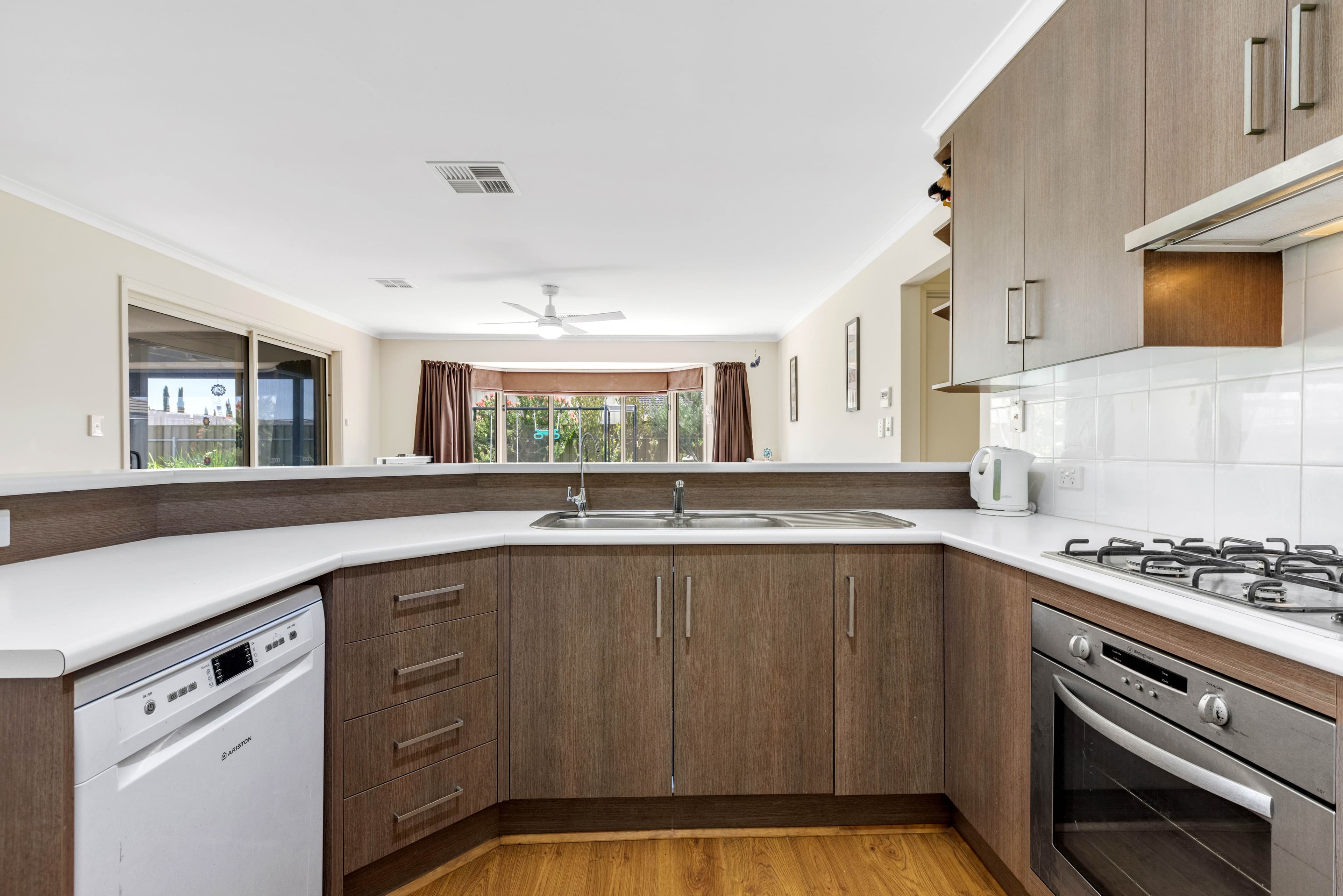 27 Everest Avenue, Andrews Farm SA 5114, Andrews Farm - Thumbnail 2