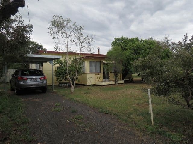 23 Derry Street, Roma QLD 4455, Roma - Thumbnail 2