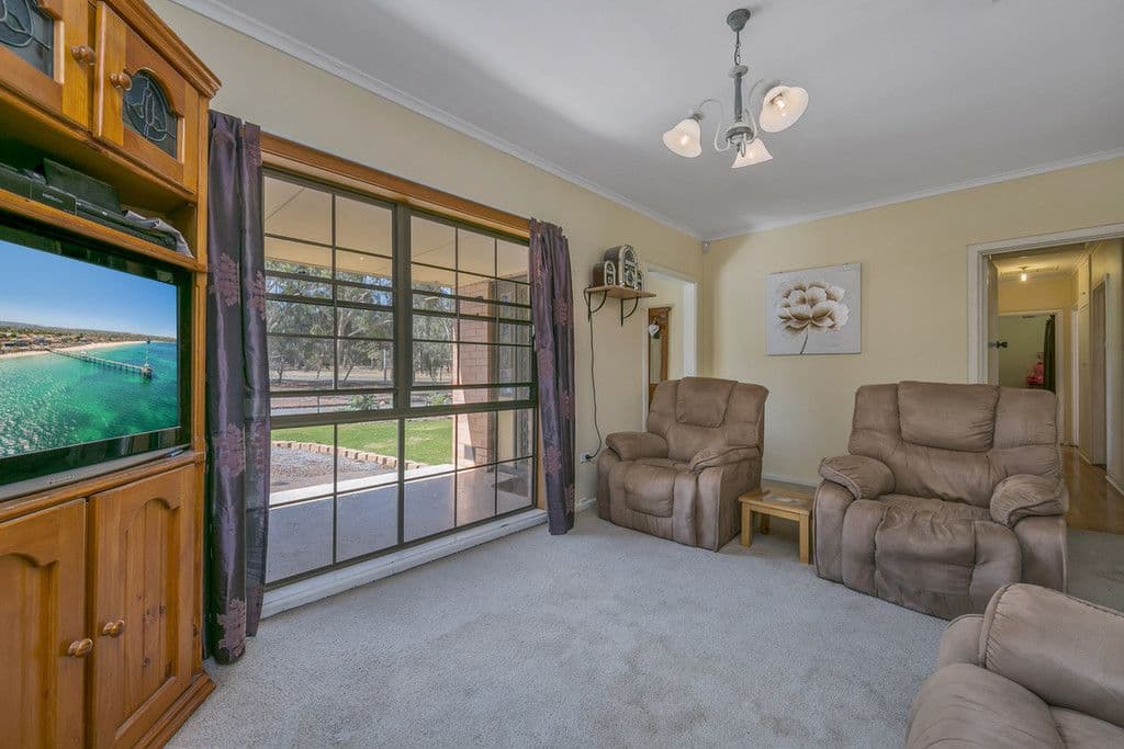 253 Hogarth Road, Elizabeth Grove SA 5112, Elizabeth Grove - Thumbnail 2