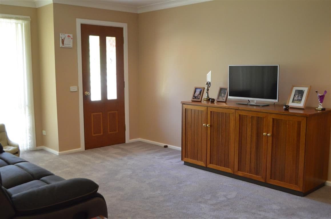 77 Broughton Street, Tumut - Thumbnail 2