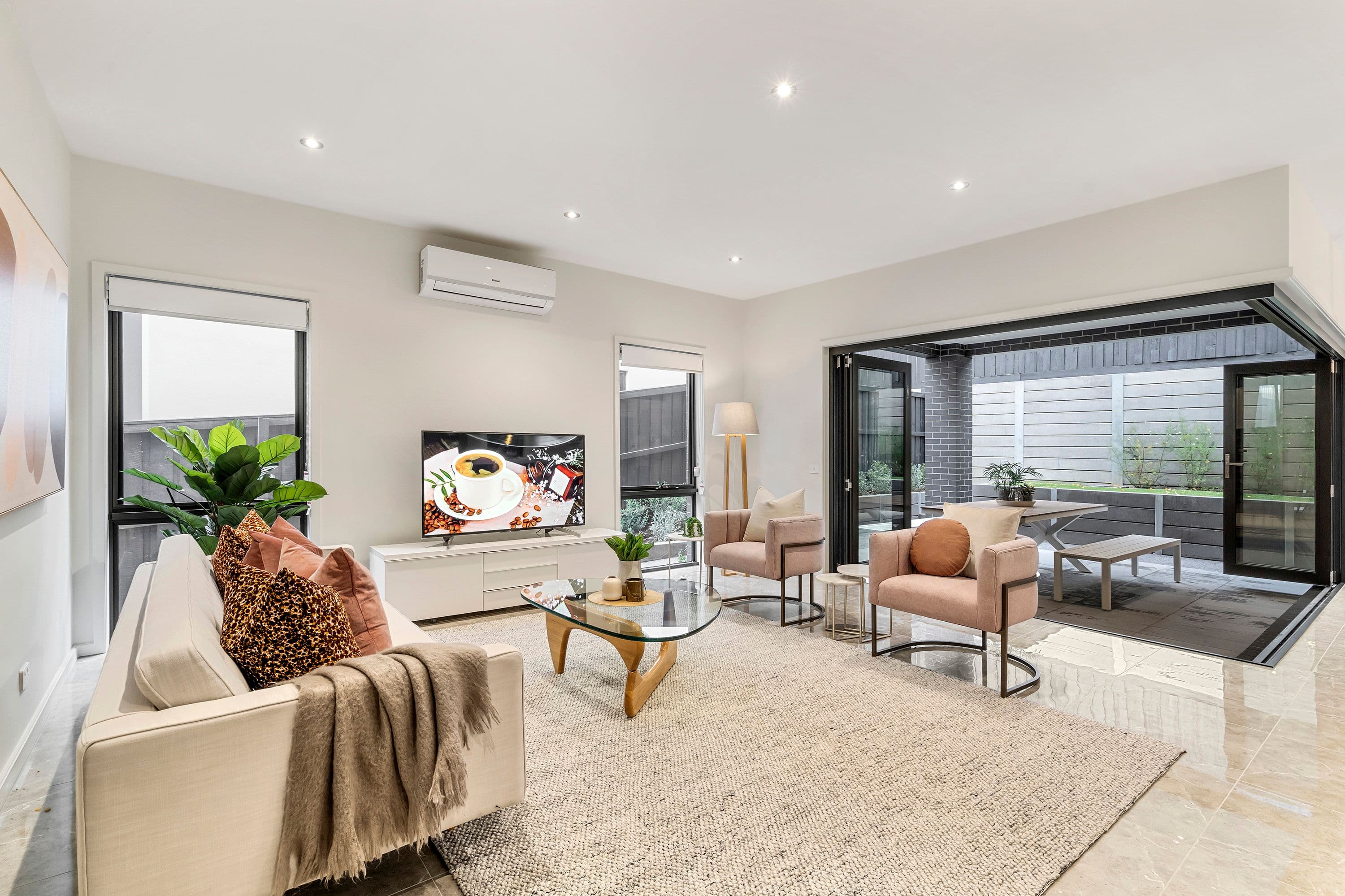 4 Stables Circuit, Doncaster VIC 3108, Doncaster - Thumbnail 2