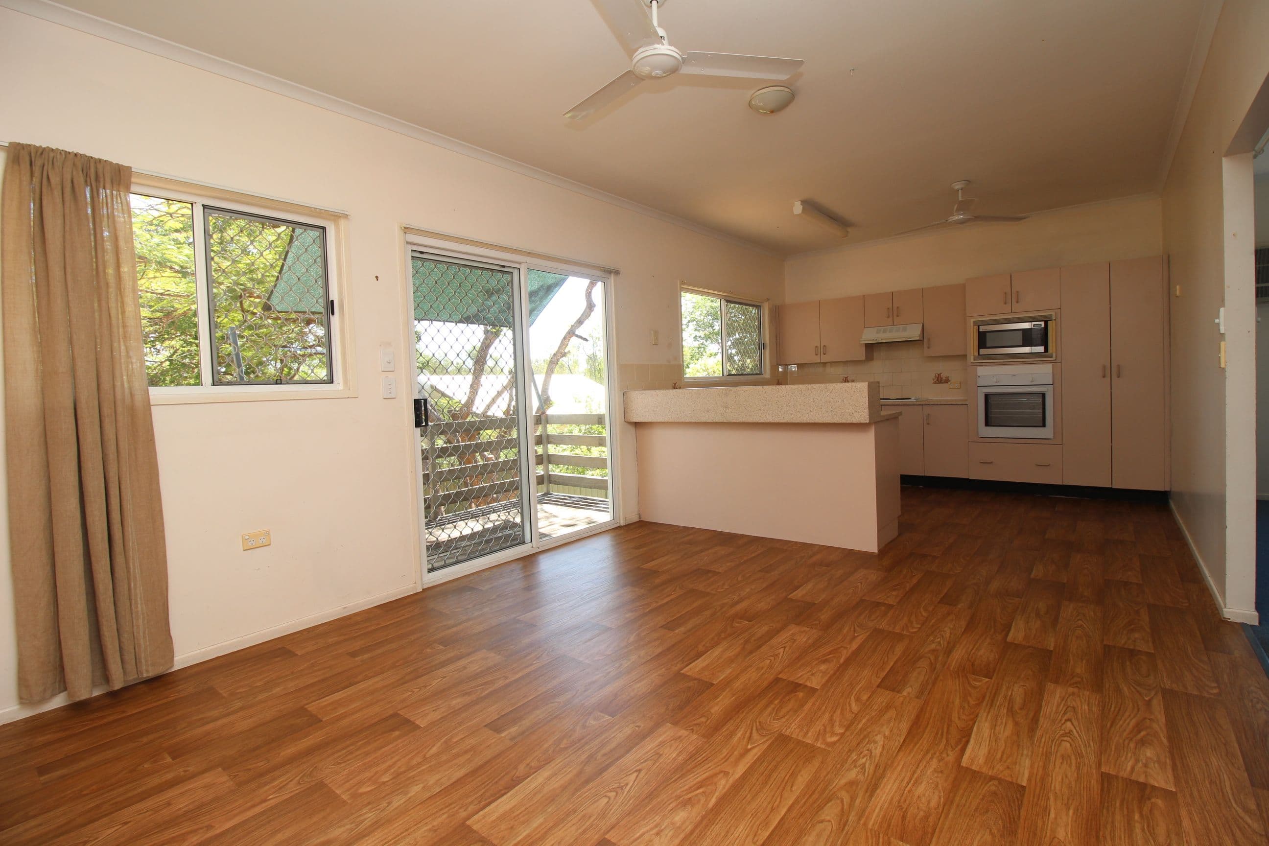 8 Fysh Street, Emerald QLD 4720, Emerald - Thumbnail 2