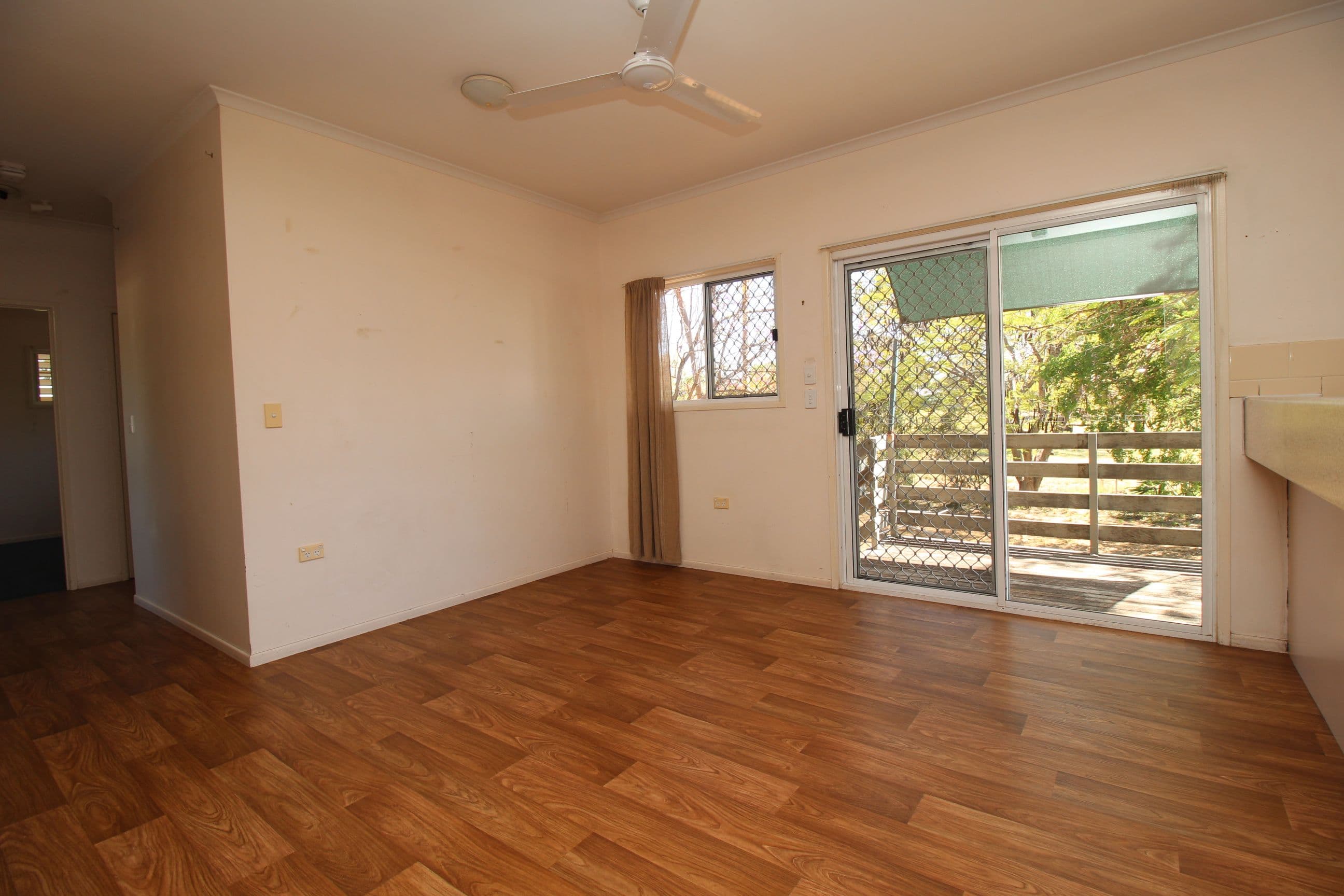 8 Fysh Street, Emerald QLD 4720, Emerald - Thumbnail 4
