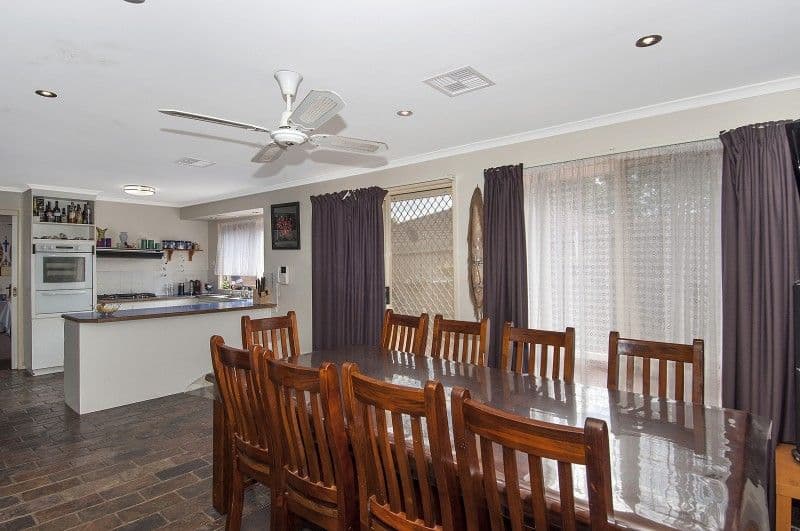 8 Orsett Court, CARRUM DOWNS VIC 3201, Carrum Downs - Thumbnail 2