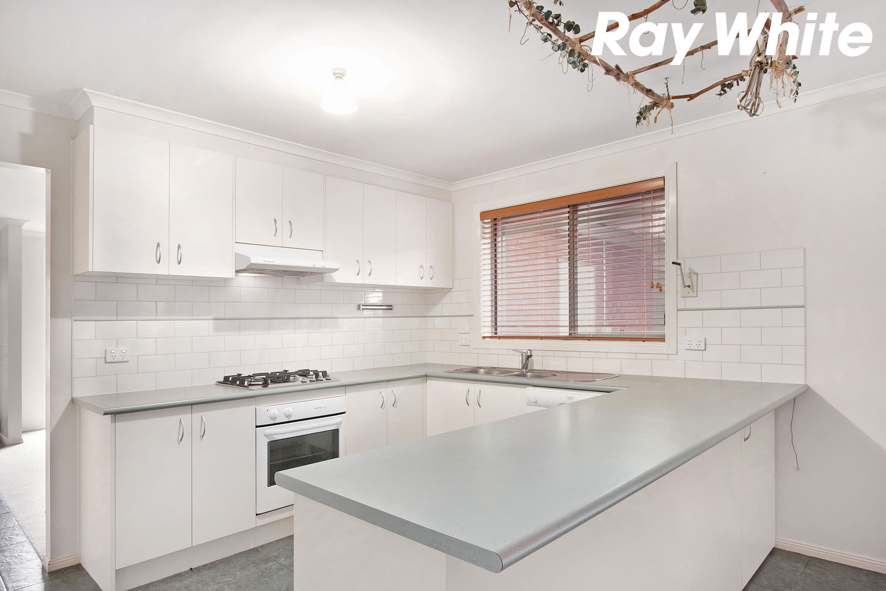 158 Sweeney Drive, Narre Warren VIC 3805, Narre Warren - Thumbnail 5