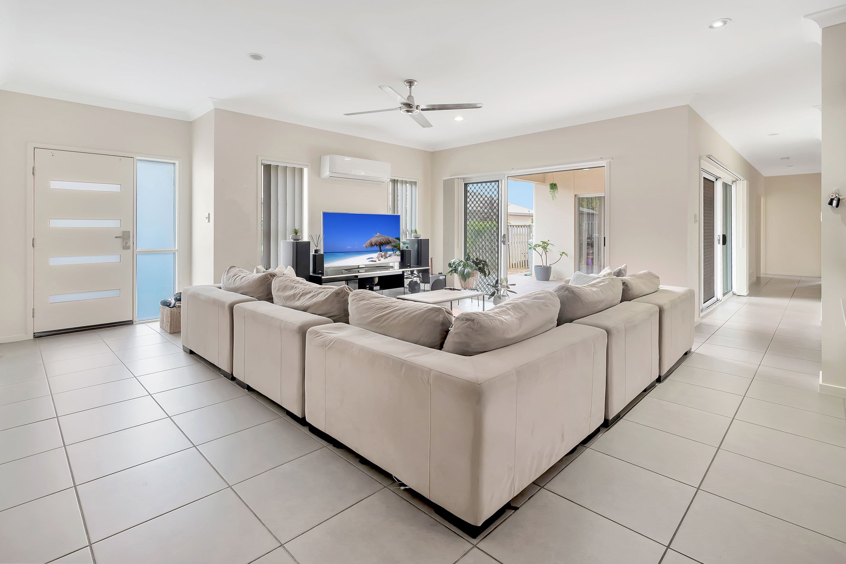 8 Phaeton Street, Upper Coomera QLD 4209, Upper Coomera - Thumbnail 2