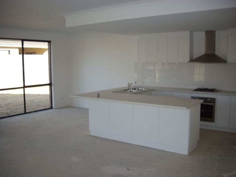 48 Blake Street, Southport, QLD, 4215, Southport - Thumbnail 3