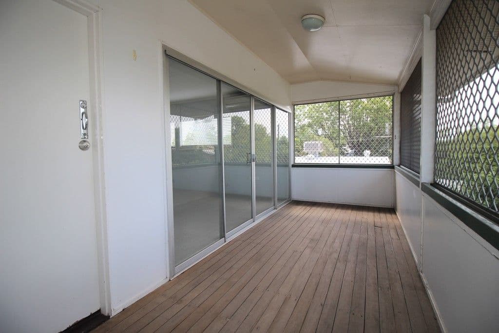 5 Burns Avenue, Emerald QLD 4720, Emerald - Thumbnail 6