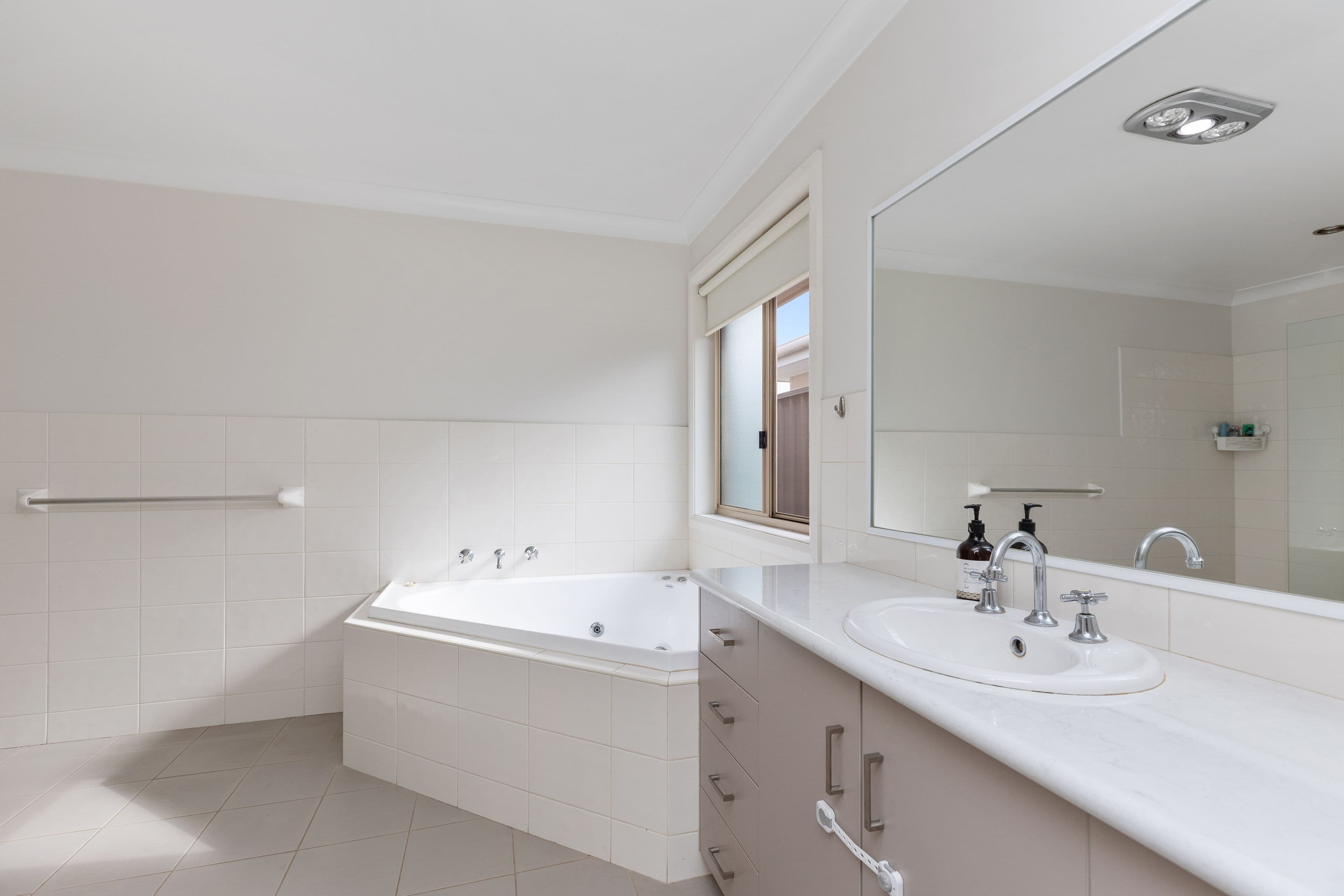 19 Warambee Street, Glenfield Park NSW 2650, Glenfield Park - Thumbnail 7