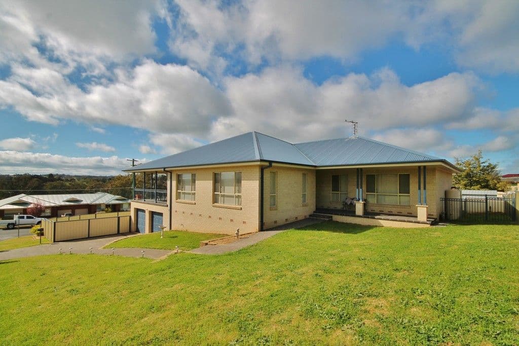 7 Petticoat Lane, YOUNG NSW 2594, Young - Image 1