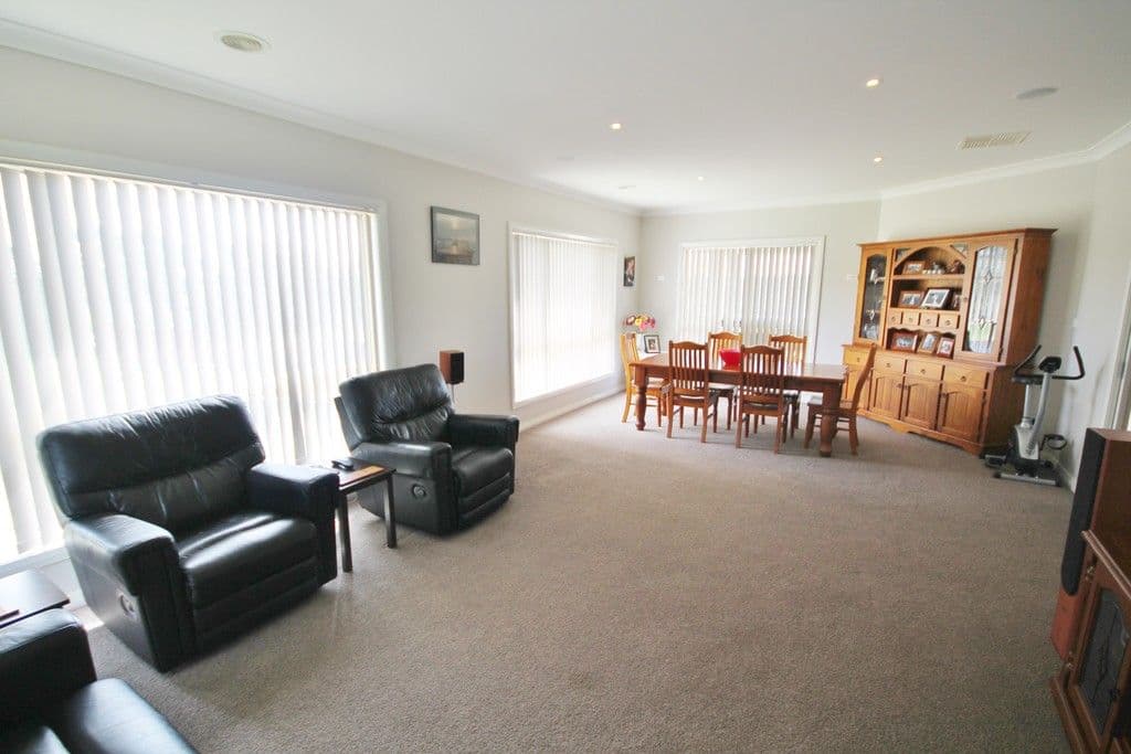 7 Petticoat Lane, YOUNG NSW 2594, Young - Thumbnail 8