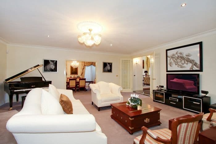 36 Sarah Crescent, TEMPLESTOWE VIC 3106, Templestowe - Thumbnail 2