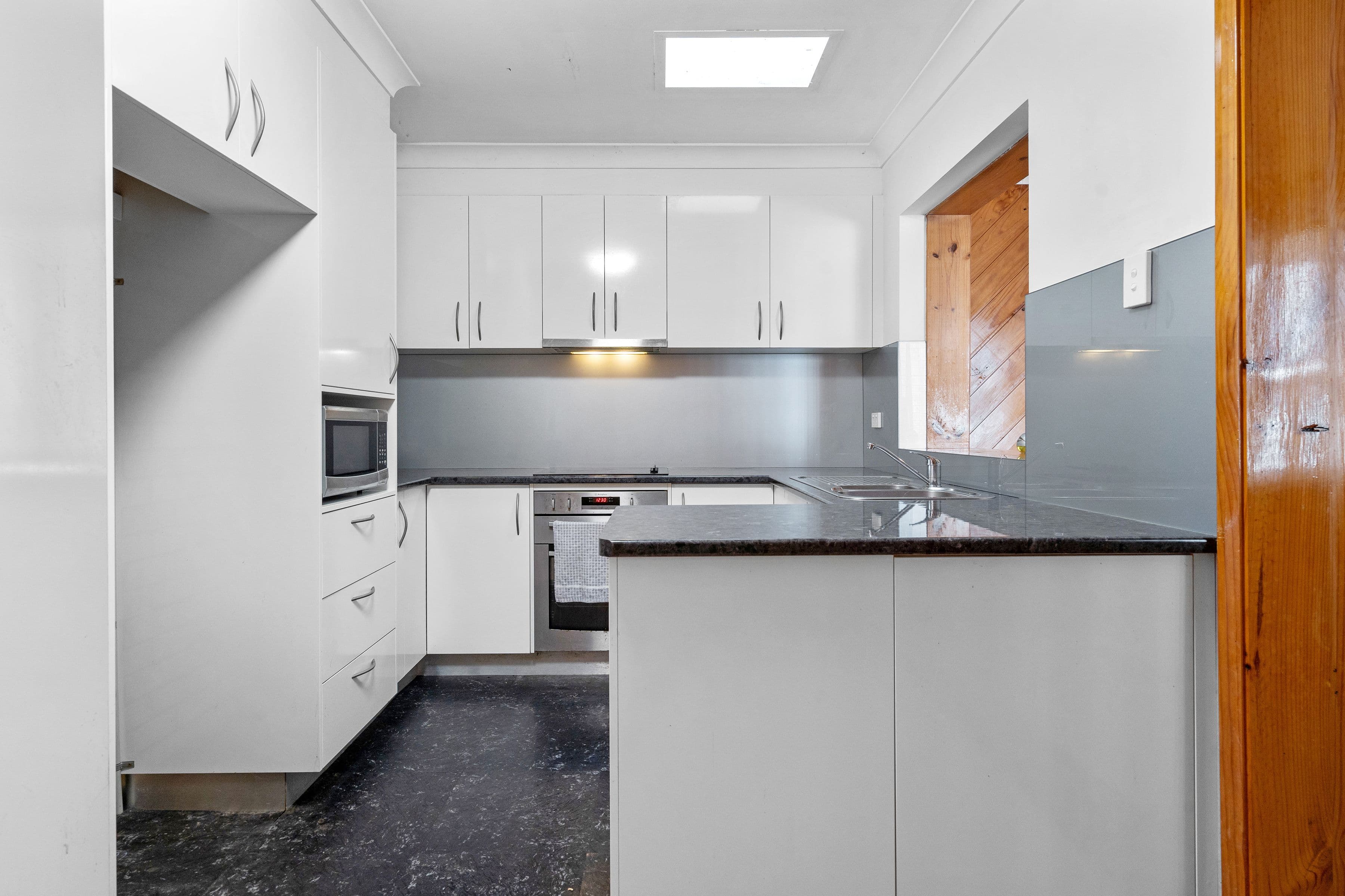 10 Gymea Crescent, Mannering Park NSW 2259, Mannering Park - Thumbnail 4
