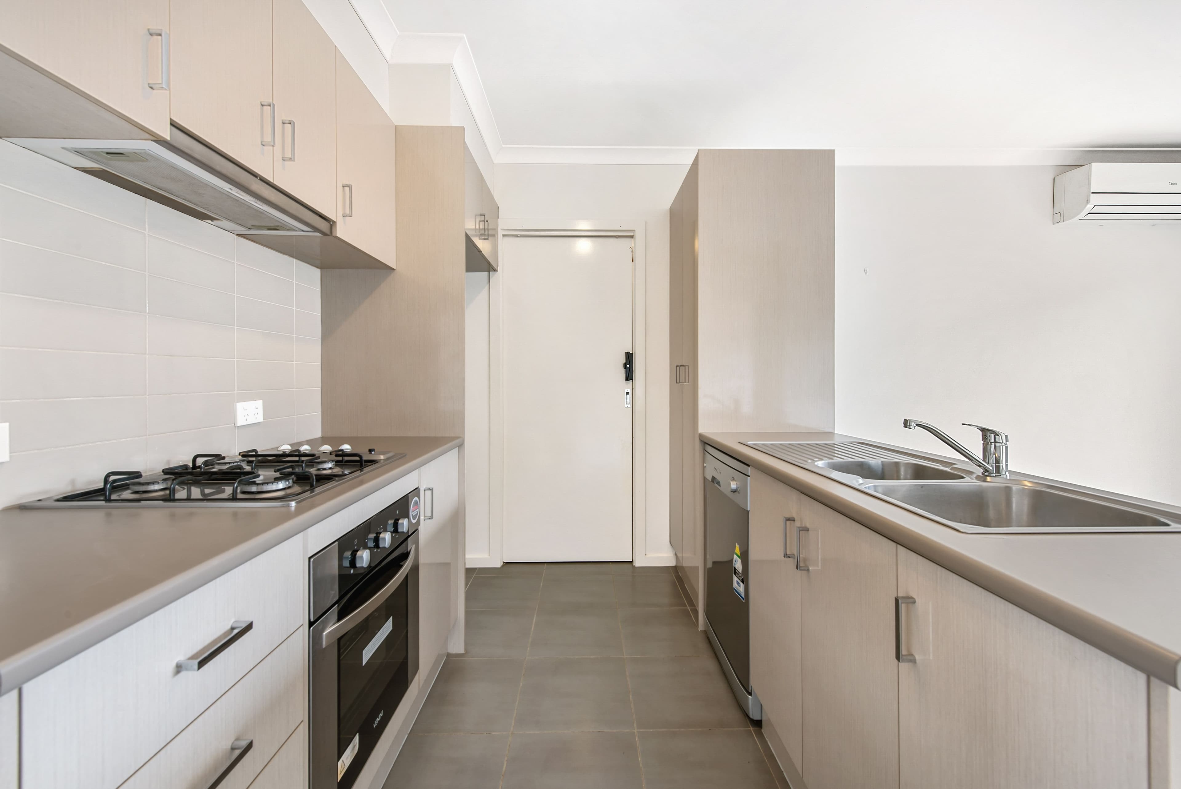 27 Silverleaf Drive, Melton VIC 3337, Melton - Thumbnail 4