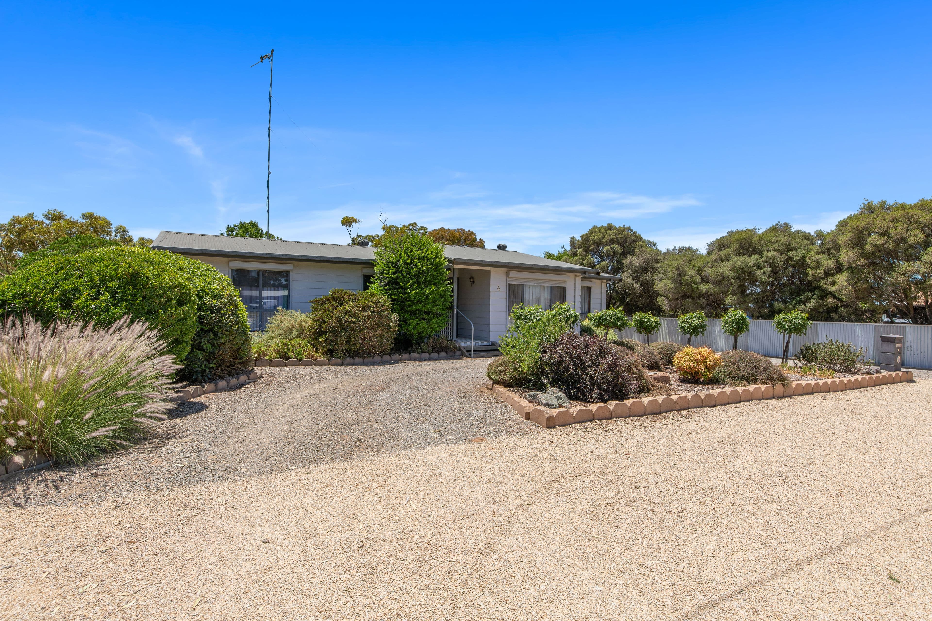 4 South Terrace East, Snowtown SA 5520, Snowtown - Thumbnail 2
