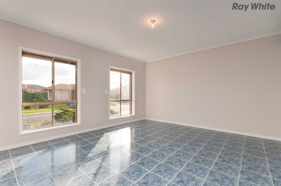 2 Freeman Avenue, BURNSIDE VIC 3023, Burnside - Thumbnail 4