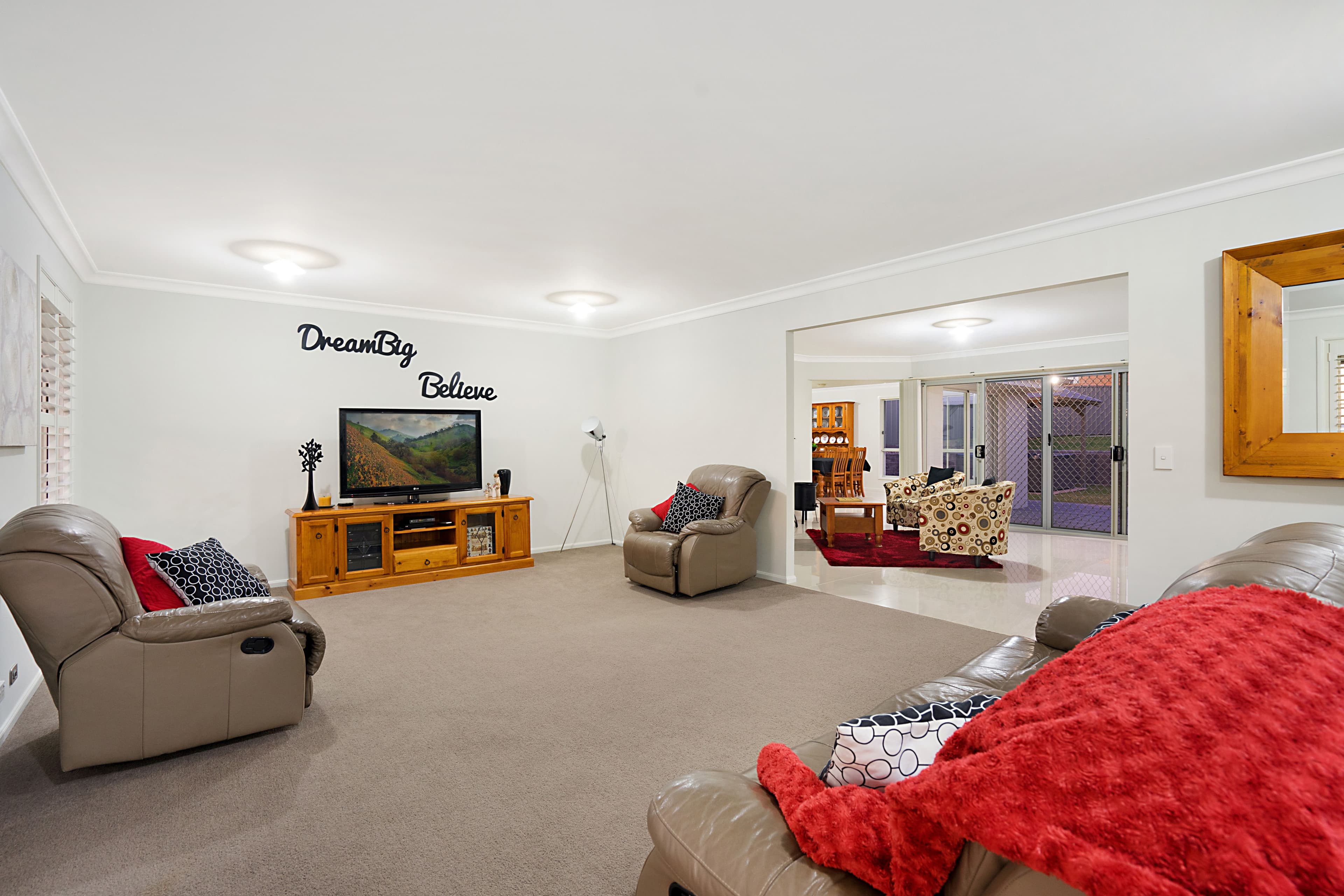 2 Susan Place, Raworth - Thumbnail 2