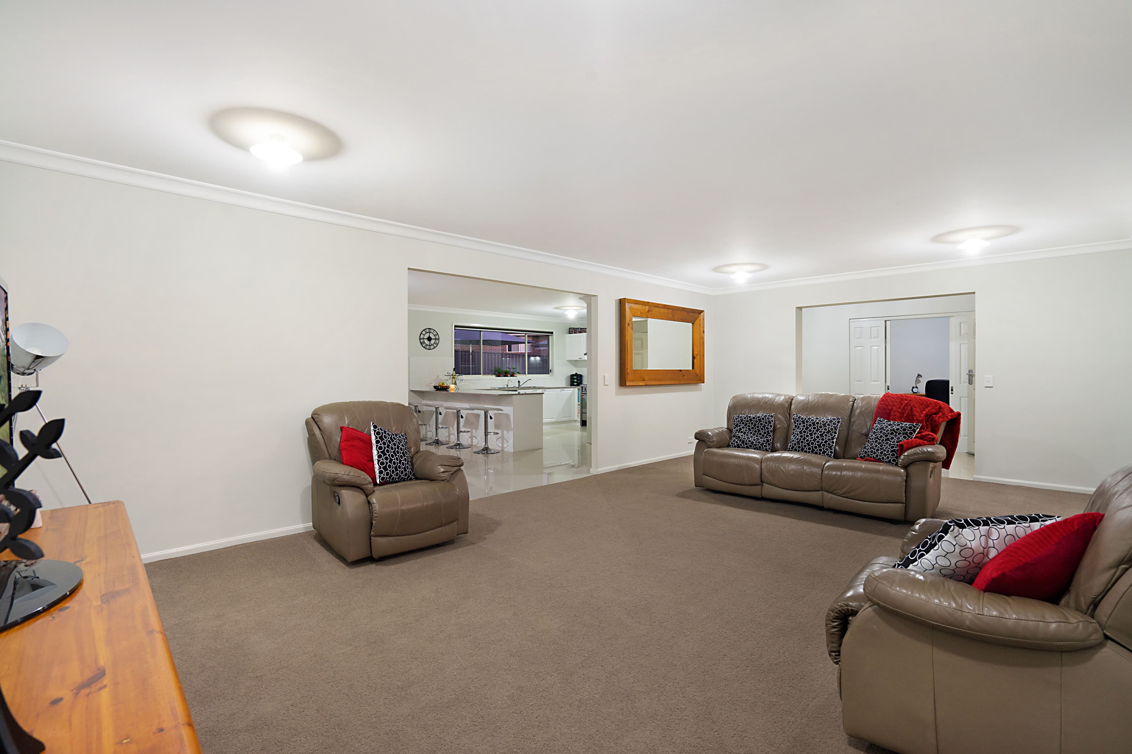 2 Susan Place, Raworth - Thumbnail 3
