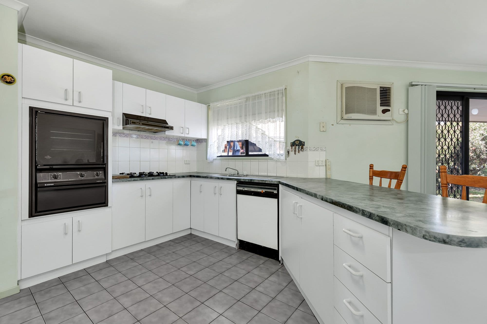9 Savage Court, Werribee VIC 3030, Werribee - Thumbnail 5
