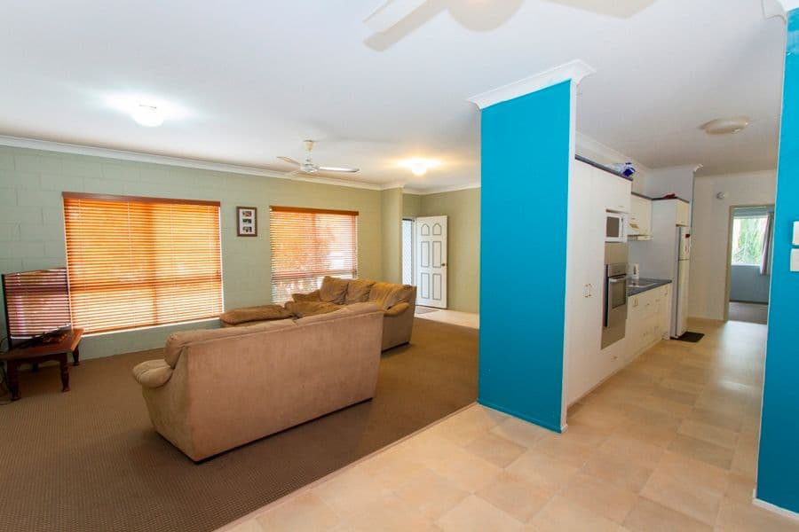 10 Mostyn Cresent, BUSHLAND BEACH QLD 4818, Bushland Beach - Thumbnail 3