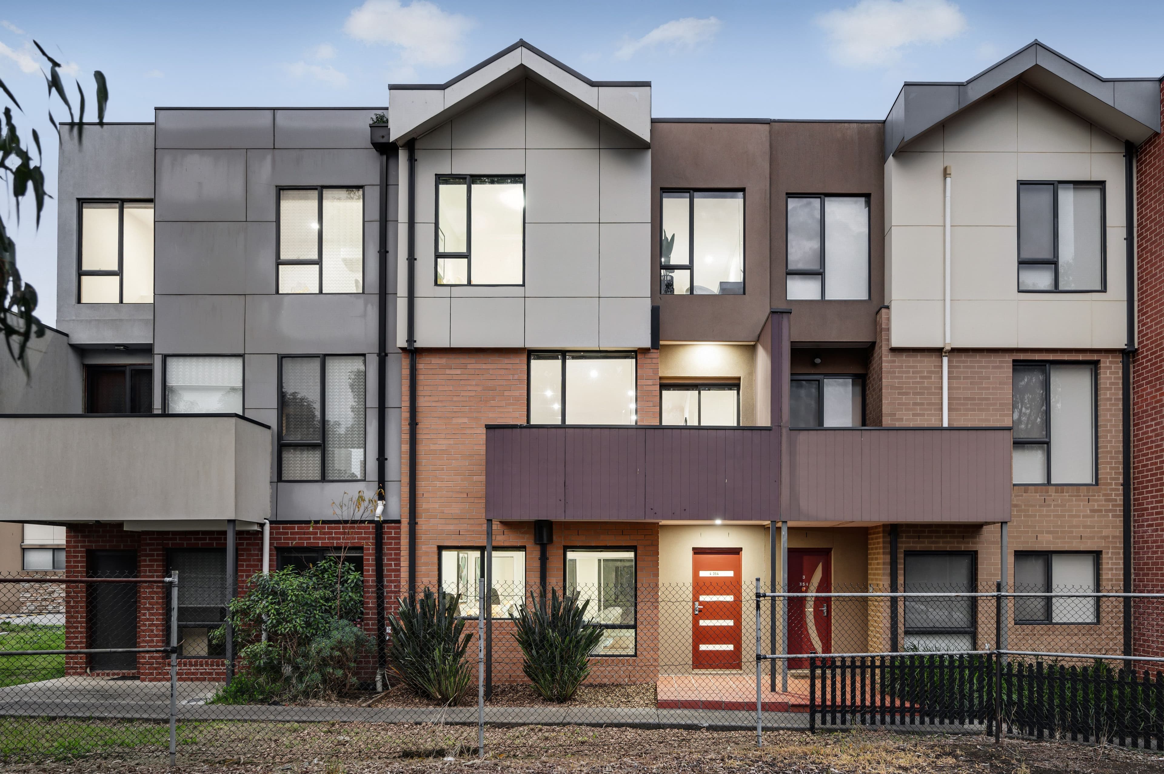 354 Grand Boulevard, Craigieburn VIC 3064, Craigieburn - Image 1