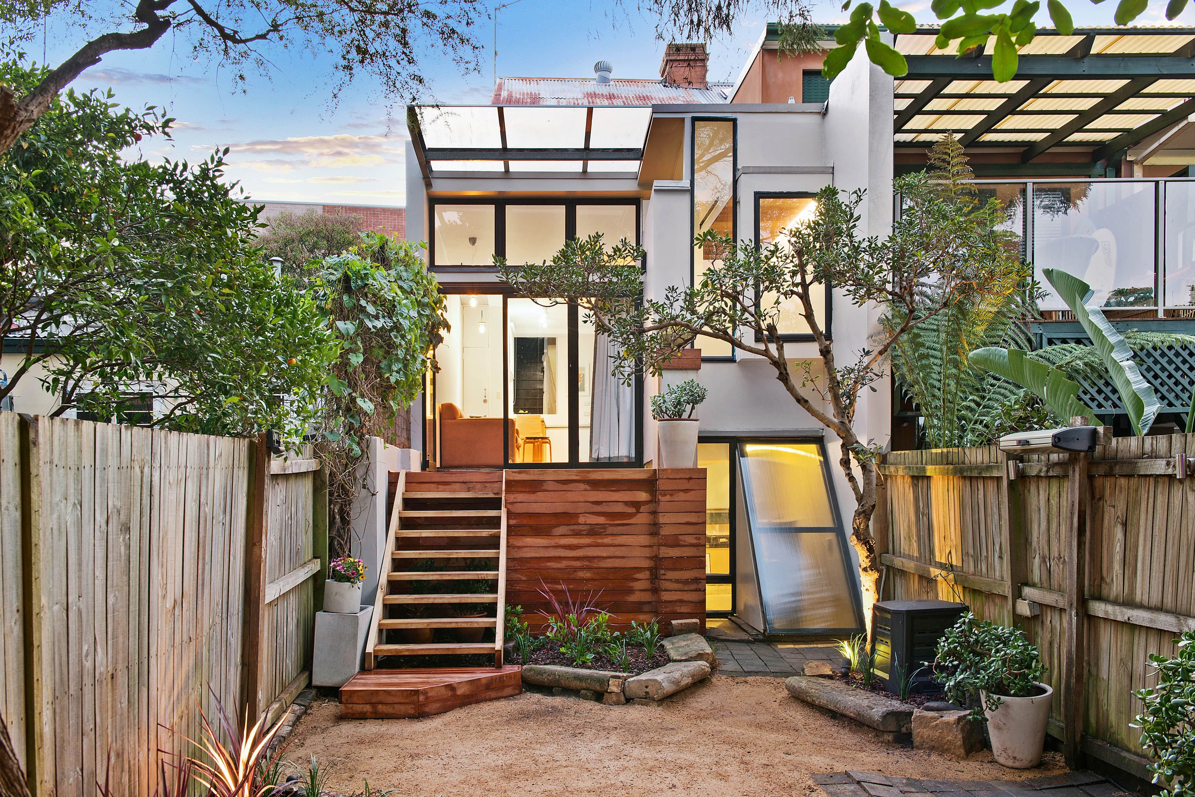 6 Whitehorse Street, Newtown - Image 1
