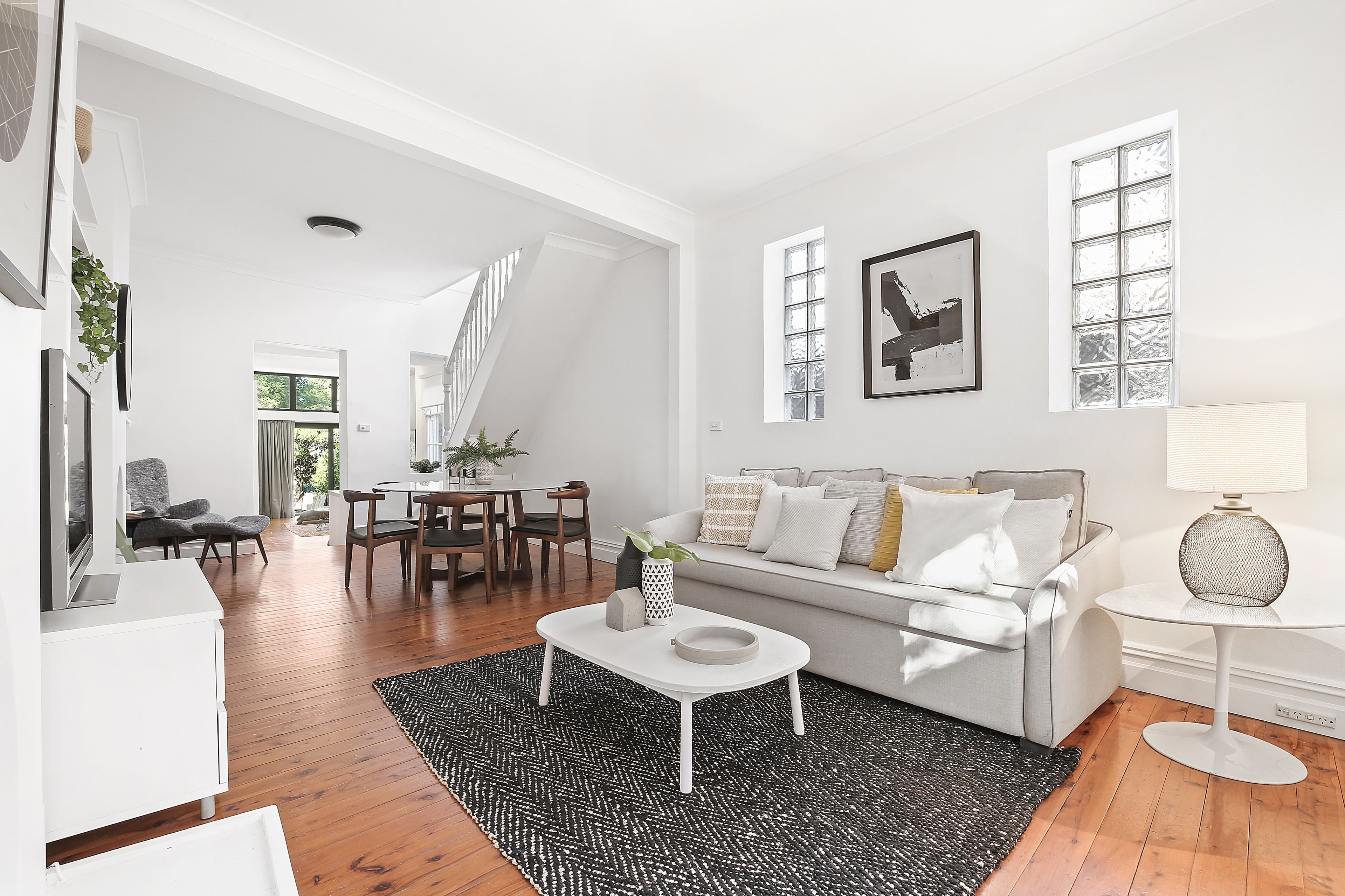 6 Whitehorse Street, Newtown - Thumbnail 2