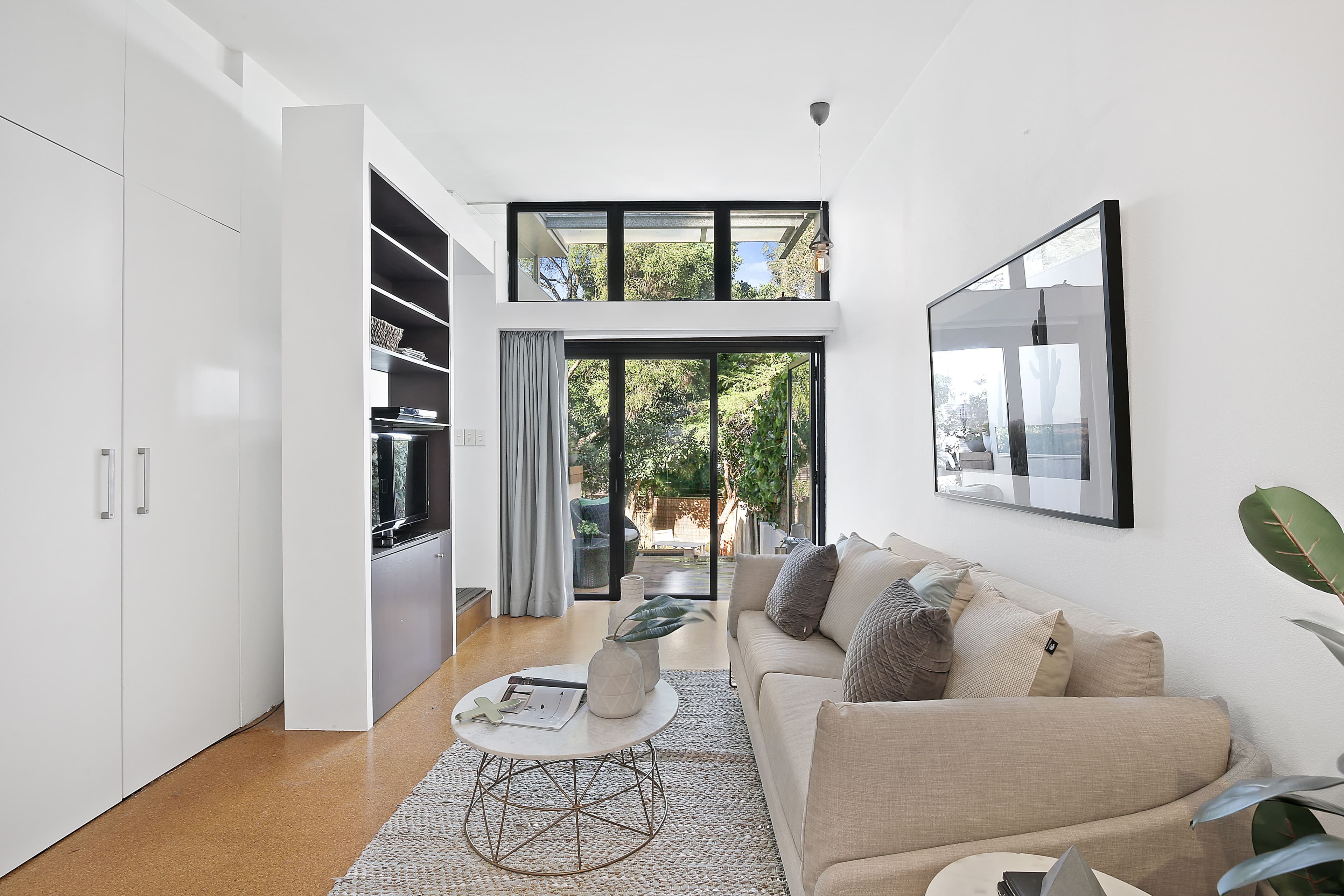 6 Whitehorse Street, Newtown - Thumbnail 3