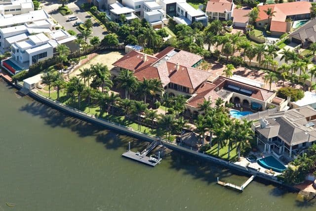 'Bartinon' Marseille Court, SORRENTO QLD 4217, Sorrento - Thumbnail 2