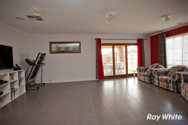 14 Sweet Pea Drive, PAKENHAM VIC 3810, Pakenham - Thumbnail 5