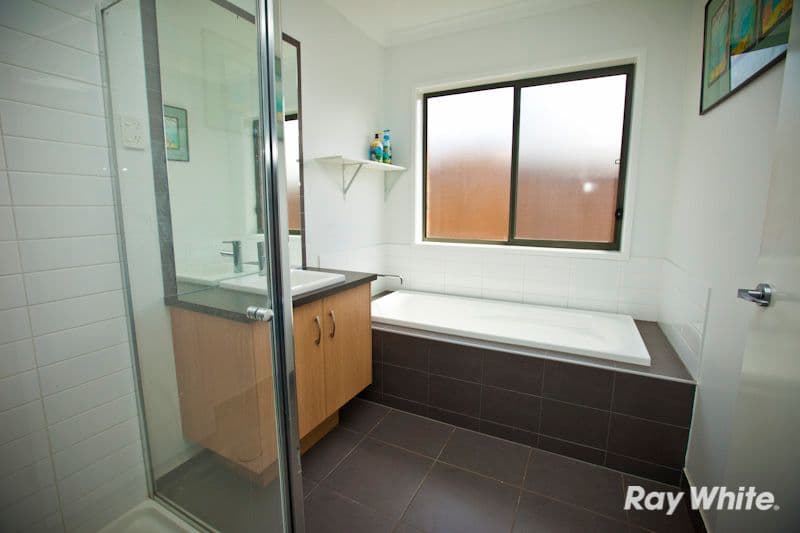 14 Sweet Pea Drive, PAKENHAM VIC 3810, Pakenham - Thumbnail 8