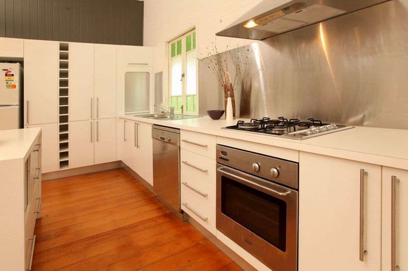 31 Eleventh Avenue, RAILWAY ESTATE QLD 4810, Railway Estate - Thumbnail 2