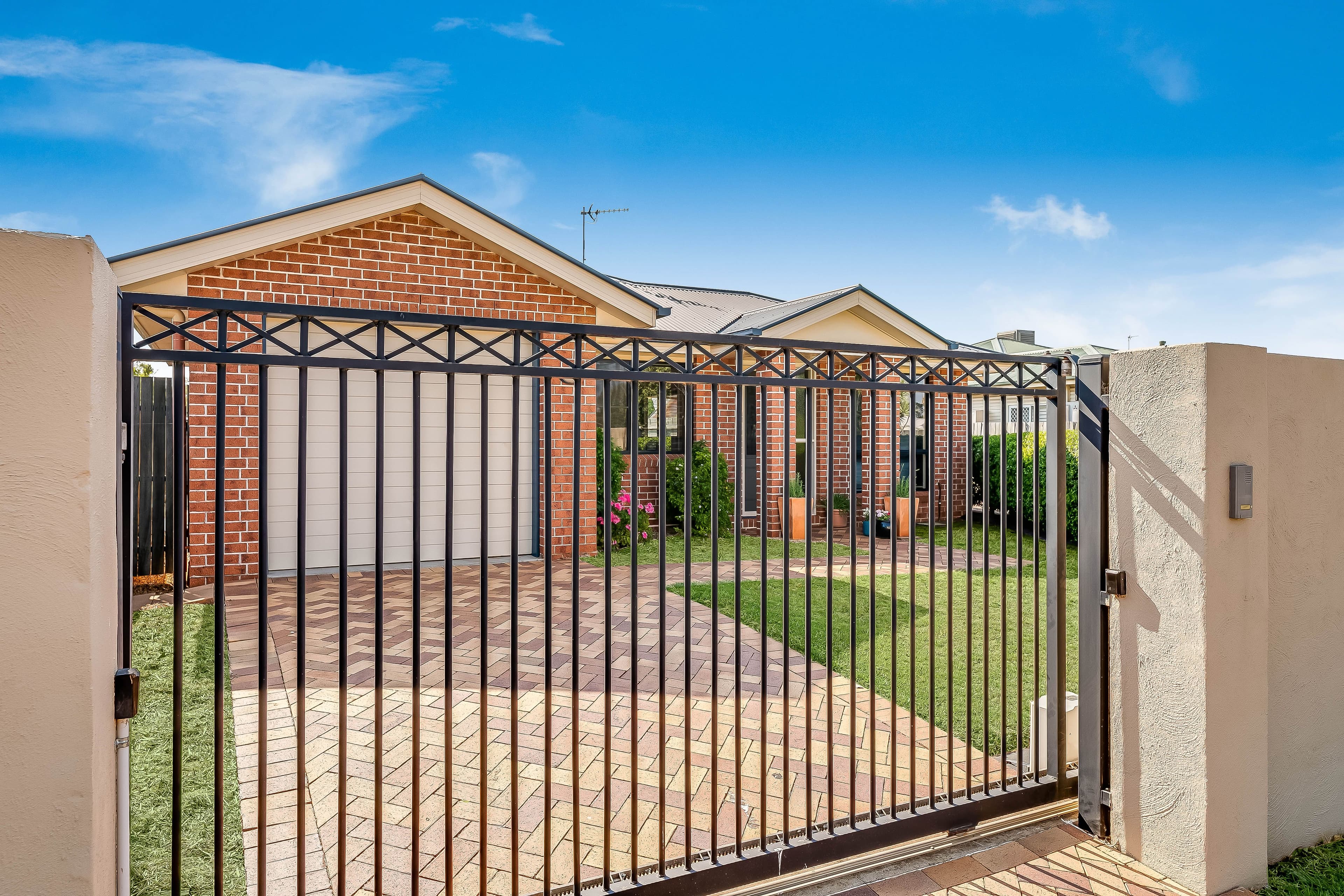 93 Kearney Street, Kearneys Spring QLD 4350, Kearneys Spring - Thumbnail 2