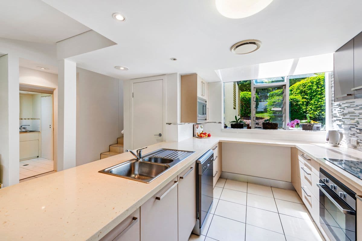 5370 Bay Hill Terrace, Sanctuary Cove QLD 4212, Sanctuary Cove - Thumbnail 2
