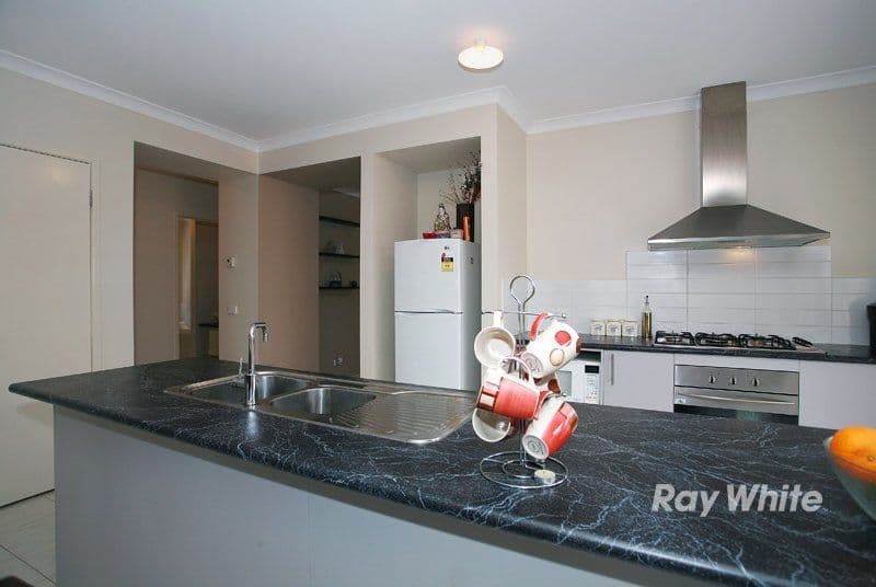 52 Ferndown Drive, CRANBOURNE VIC 3977, Cranbourne - Thumbnail 3
